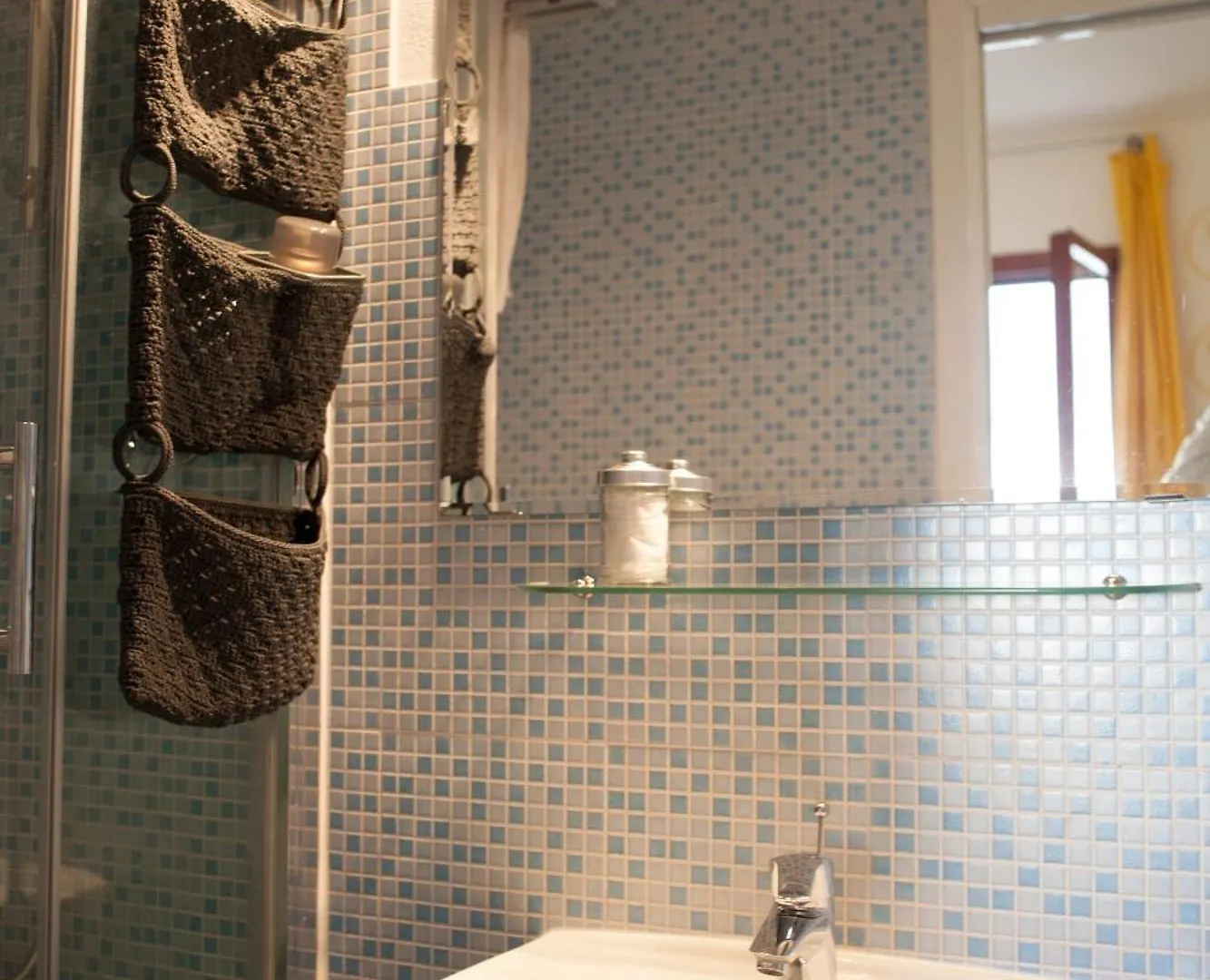 Bed & Breakfast Cas'Alda Varraze 0*,  Italien